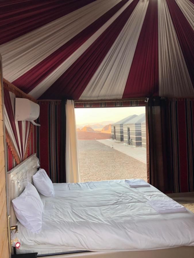 Flowers Rum Camp Wadi Rum Bagian luar foto
