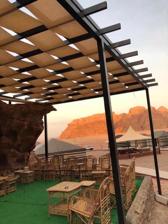 Flowers Rum Camp Wadi Rum Bagian luar foto